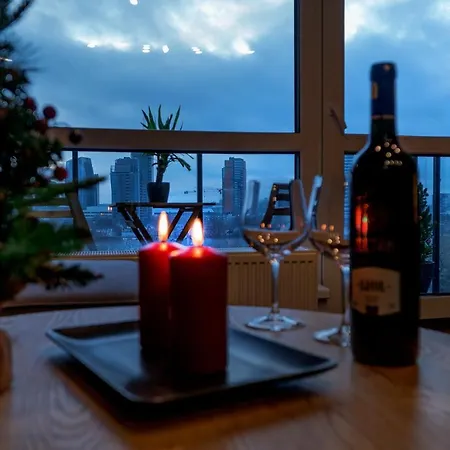 公寓 Amazing View┃unique Interior┃10min Walk To Center *